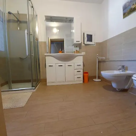 Pretty In With Lake View Dervio